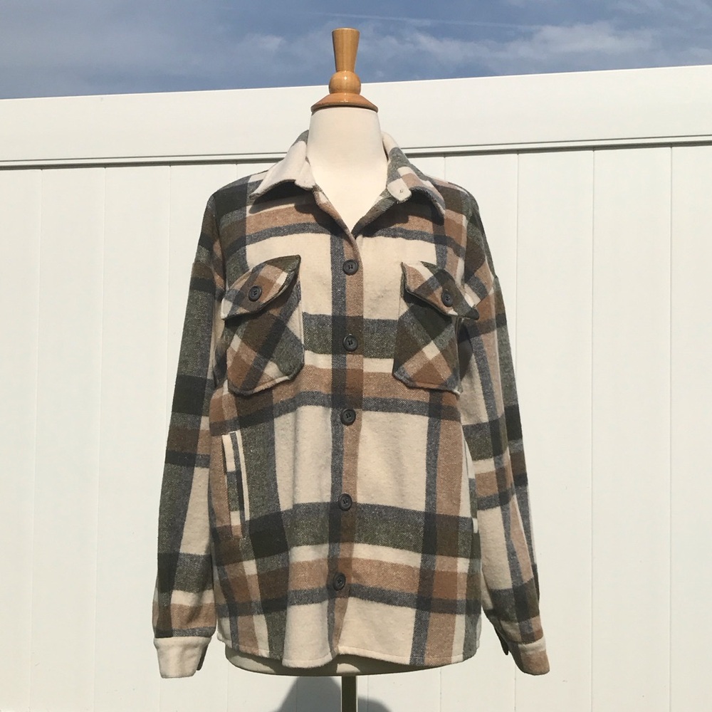 Altar'd State Large Gray Taupe Cream Plaid Shirt Jacket Size Medium